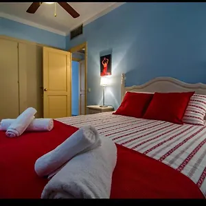https://luxury-apartment-in-plaza-alfaro.es-andalucia.com