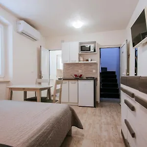  Apartment Ema House
